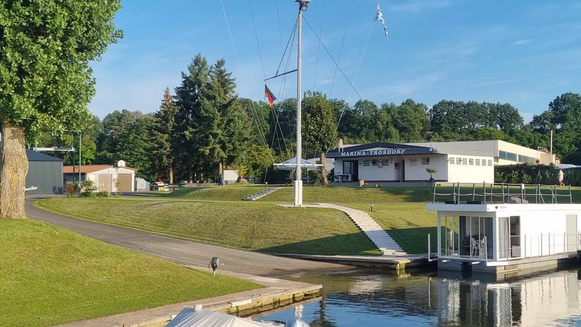 Main Hausboot Lore In Der Marina Trosdorf Bei Bamberg Bischberg