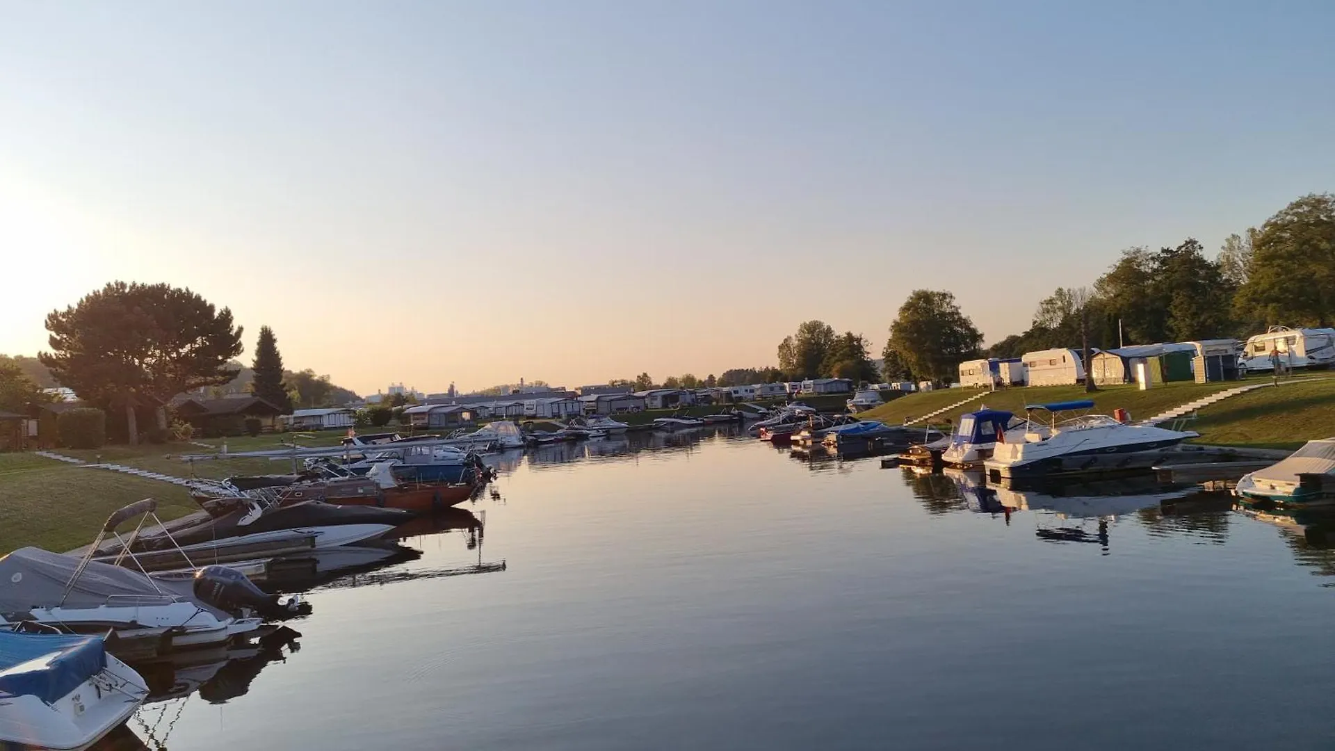 Main Hausboot Lore In Der Marina Trosdorf Bei Bamberg Bischberg Germany