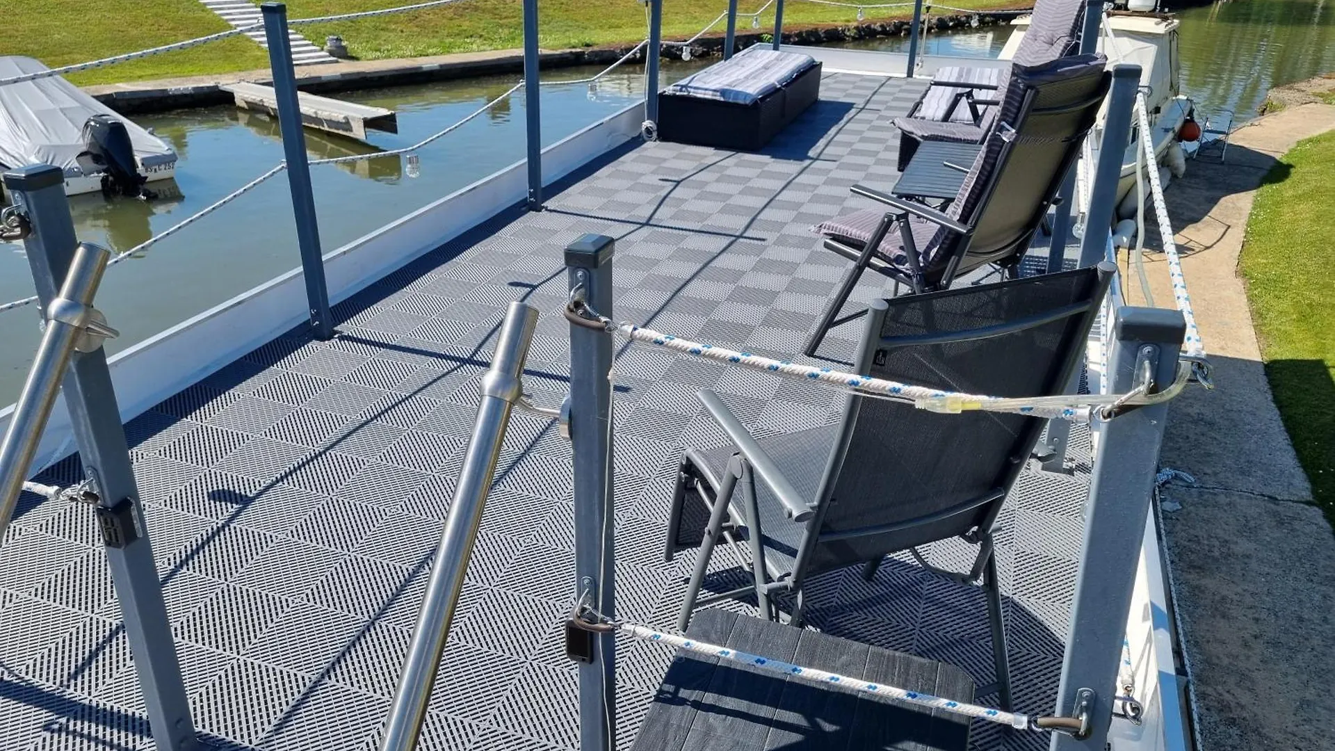Main Hausboot Lore In Der Marina Trosdorf Bei Bamberg Bischberg Botel